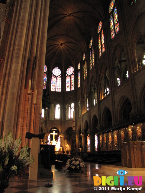 SX18541 Inside Cathedrale Notre Dame de Paris